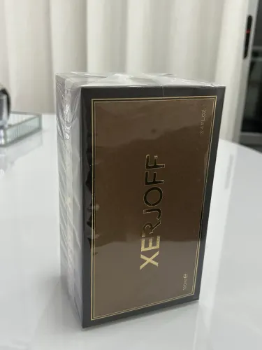 Dois perfumes nicho, Xerjoff e maison