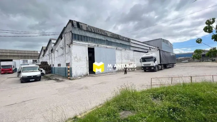 Alugue Galpão em Condomínio Prazeres, com 650m²