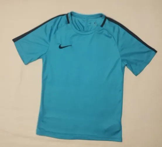 Agasalhos e Camisetas Nike