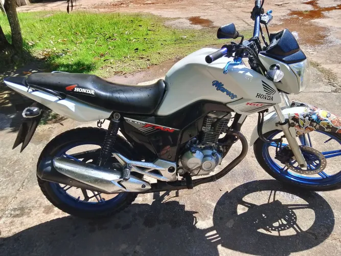 Moto em bom estado de conservação apenas R$ 12,000