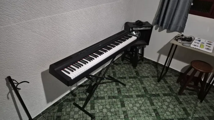 Piano Digital Yamaha P125A (Com interface de áudio integrada)