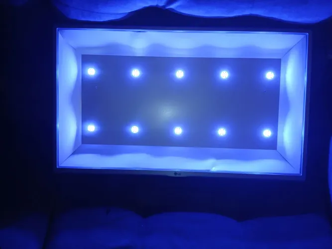 TV LG para peças ou a venda completa com preço negociável.