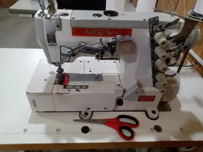 Máquina de costura cobertura com direct drive 