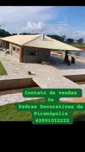 Pedras decorativas coloridas 