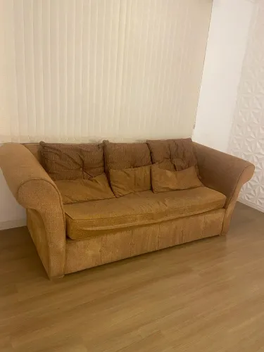 Vendo sofá clássico 3 lugares