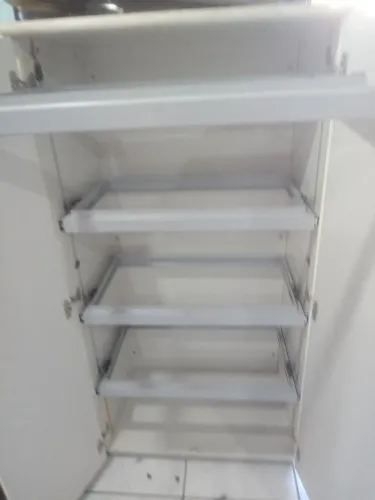 vendo armario com corredica metalica