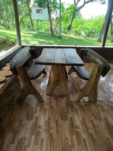 Conjunto Mesa Rústica em madeira e Balcão .
