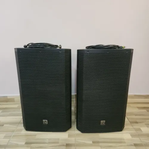 2 CaixPar de Caixas Ativas Electro Voice 15 ZLX + BAGS + AC DE 5MTS + PEDESTAIS