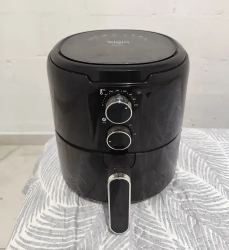 Vendo Airfryer Elgin seminova 110V