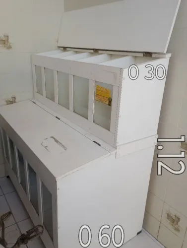 2 Armários para ração, pet shop