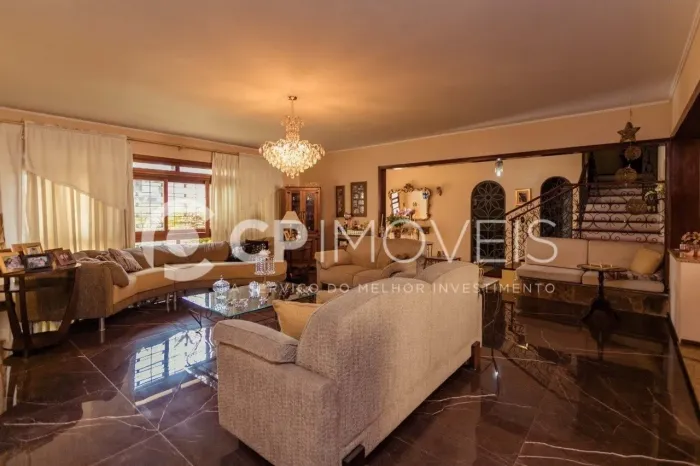 Casa/Sobrado para Aluguel em Porto Alegre, no bairro Jardim Lindóia.