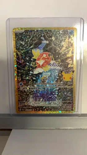 Carta Pokémon - Magikarp (203/30) - Ilustração Rara Especial - Coleção 30 Anos