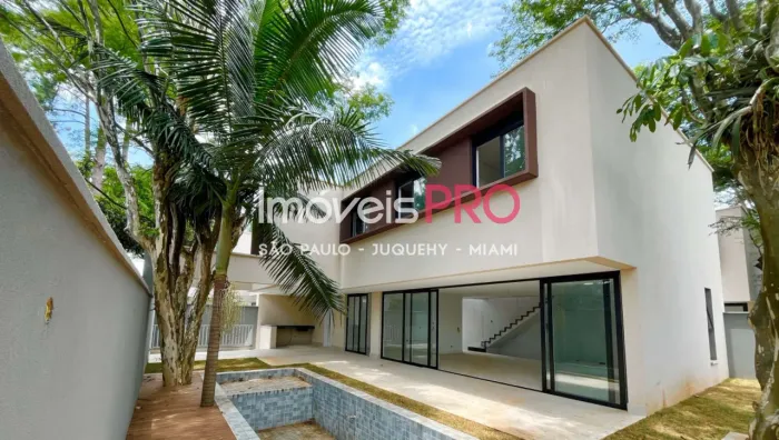 Casa em condomínio com 4 suítes