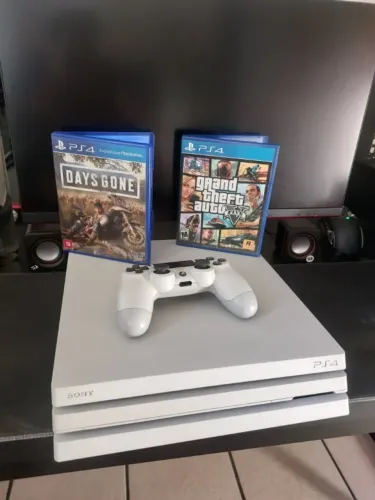 PS4 PRO BRANCO 1TB + DOIS JOGOS ORIGINAIS
