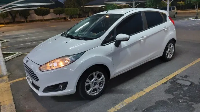 Ford Fiesta 1.6 16V Flex Mec. 5P 2015