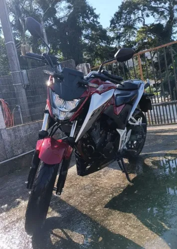 Vendo ou troco CB300f 2026