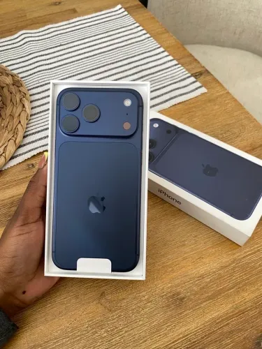 IPHONE 17 PRO MAX 256 LACRADO AZUL
