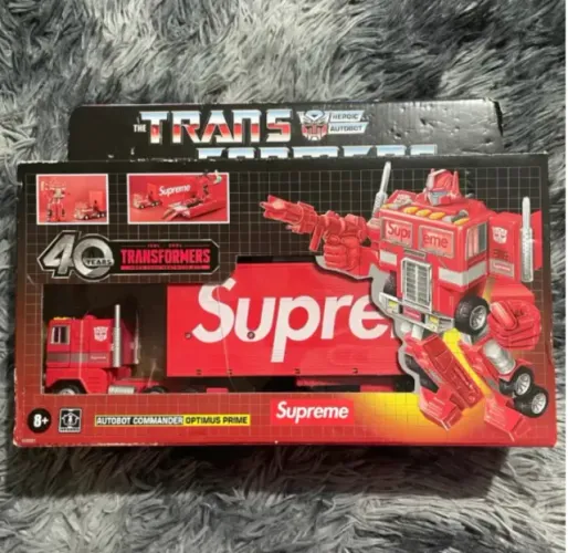 Boneco Transformers X Supreme - Optimus Prime 2025