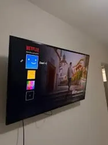 Troco essa Tv em celular bom de ate 700,00