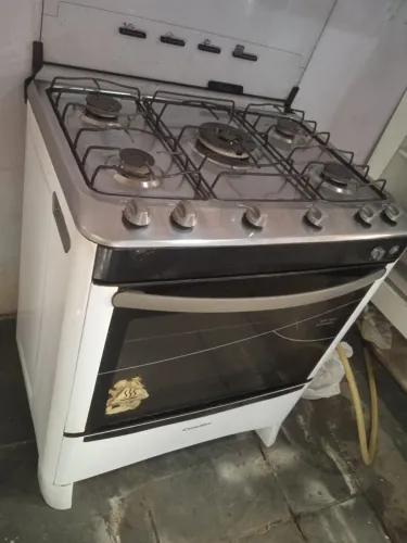Fogão de 5 bocas funcionando tudo certinho automático com luz no forno