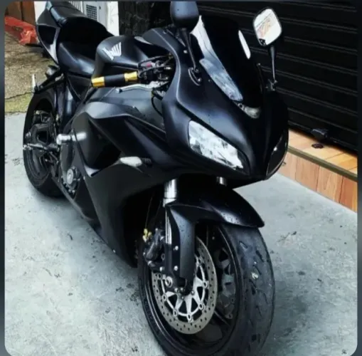 Vendo CBR 1000 RR Fireblade Não aceito troca ! 