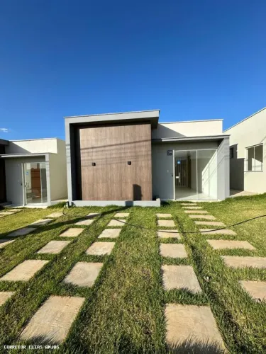 Casa para Venda em Guanambi, Condomínio Conde, 3 dormitórios, 1 suíte, 2 banheiros, 2 vaga