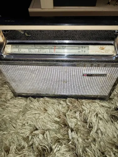 Rádio plhico antigo não funciona 