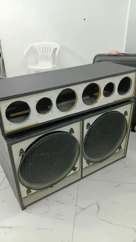 VENDO CAIXARIA DE SOM TIPO PANCADÃO 
