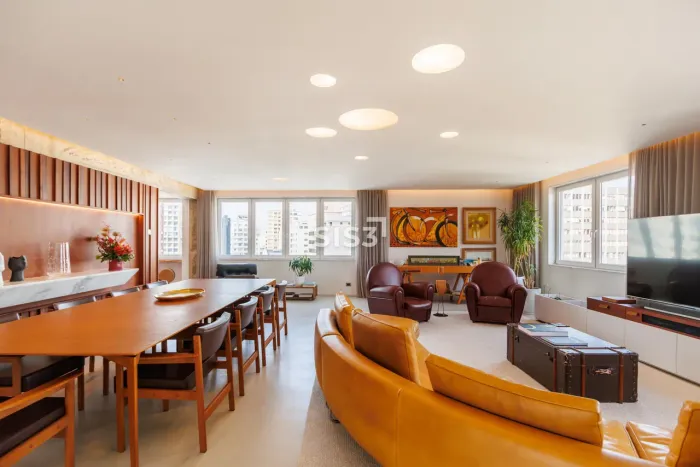 Apartamento à venda no centro, assinado por Luiz Volpato | 306m² no Edifício Colombo | Cen