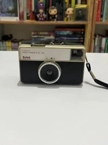 Câmera Vintage Kodak Instamatic 33 - OBJETO DECORATIVO