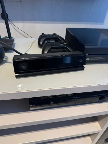 Xbox One 500gb 4 Controles e Kinect