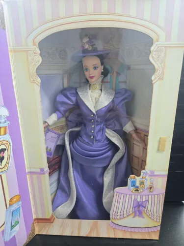 Mattel Barbie 1997 Avon Exclusive Barbie as Mrs. P.F.E. Albee