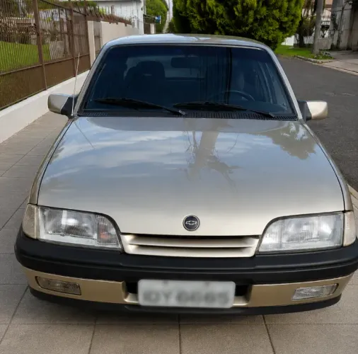 Chevrolet Monza GLS/ Hi-tech 2.0 EFI 2P E 4P 1995