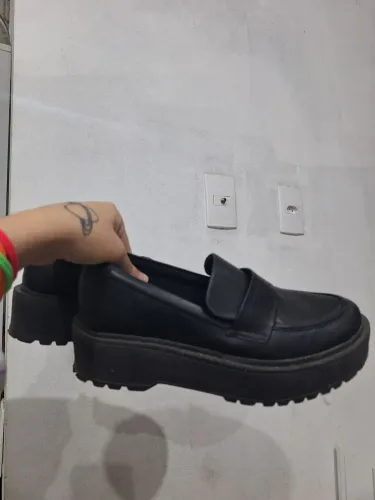 Calçado feminino mocassim 37 usado uma vez 