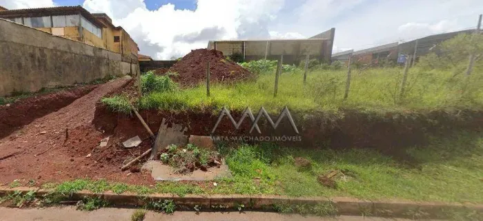 Lote à Venda no Bairro Jardim Canadá | 360 m²