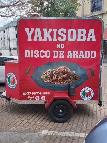 Trailer, 2 metros, emplacado, interno inox, terceira roda para fácil movimentação. 