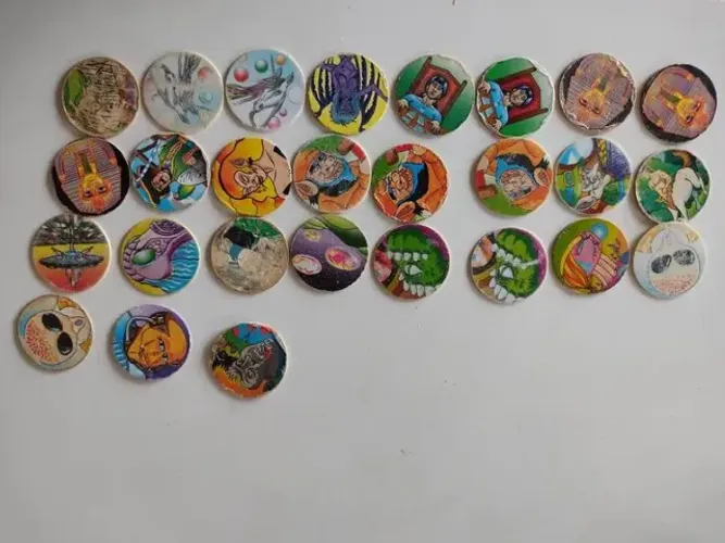 Tazos caps buzzy monstro