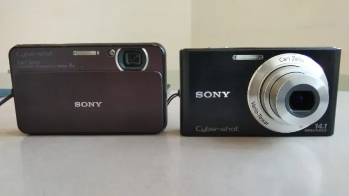 Camera Sony 14.1 MP DSC T-99 sem caneta e cabo steady shot DSC W 320.