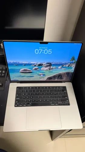 MacBook PRO M3 PRO 512GB 18GB Ram 16"