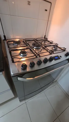 Fogão Electrolux 5 Bocas 76GSR Prata com Grill, Timer e Tripla Chama