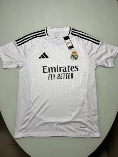 Camisa Real Madrid modelo Torcedor 24/25
