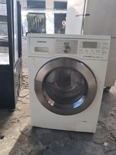 Máquina lava e seca usada 