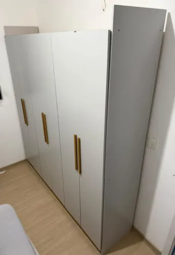 Guarda Roupa em bom estado