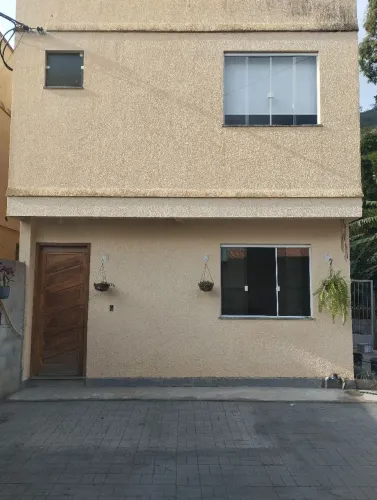 ? Casa 3 Quartos em Condomínio | Próxima ao Centro | Segurança e Amplo Quintal