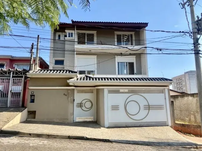 Casa charmosa à venda com 4 dormitórios e 3 suítes no Jardim Residencial Villa Amato