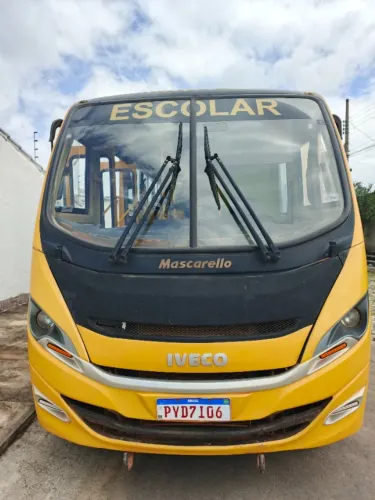 Vendo Microônibus Iveco