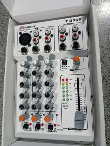 Mesa de Som Taramps  T0302