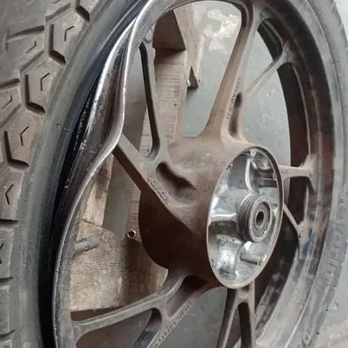 Desempenho de solda reforma de roda de carro e moto