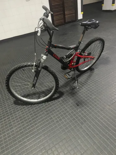 Bicicleta da marca Caloi aro 24