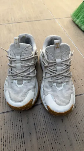 Tênis Sportstyle Under Armour Charged Arise N41
